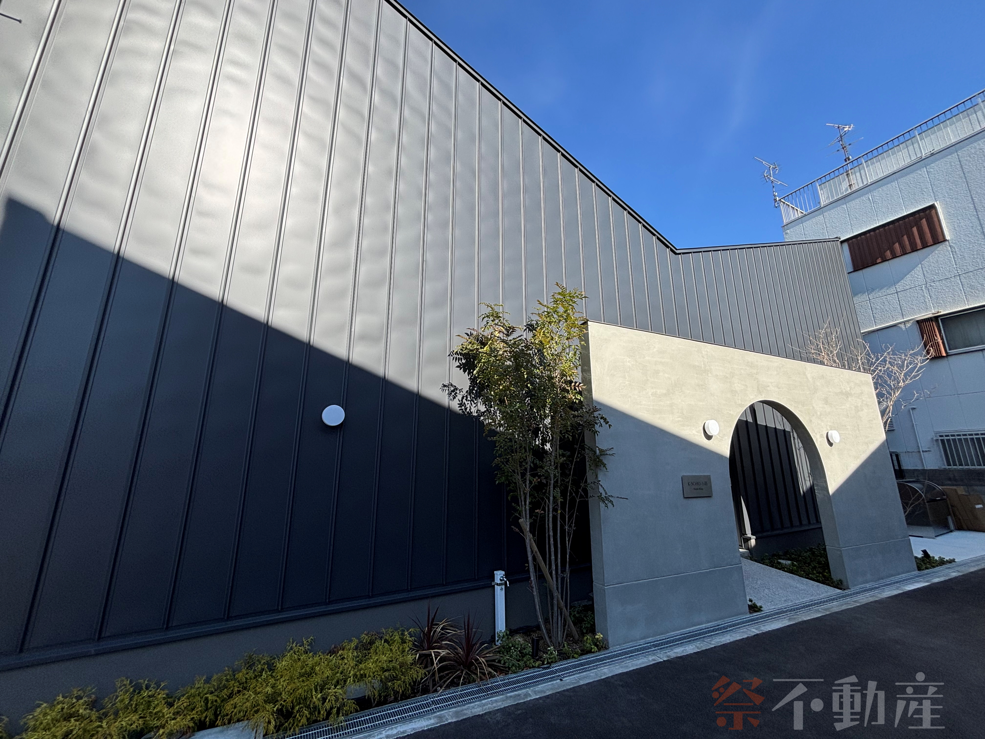 秘密基地で暮らす贅沢!3階建て気分が味わえるスタイリッシュ物件